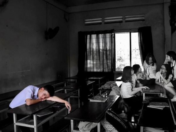 Chứng kiến sự đố kỵ diễn ra hàng ngày, nam sinh tâm sự "Tớ ước gì mình không học lớp này"