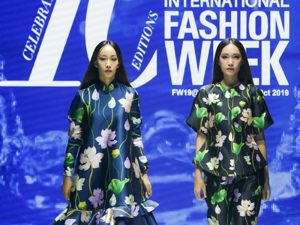 Vietnam International Fashion Week mùa thứ 10 vinh danh những người có đóng góp cho làng thời trang Việt Nam 
