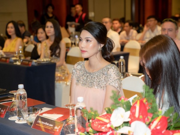 Lan Khuê tham gia tuyển chọn đại diện Việt Nam tại "Miss Charm International 2020"
