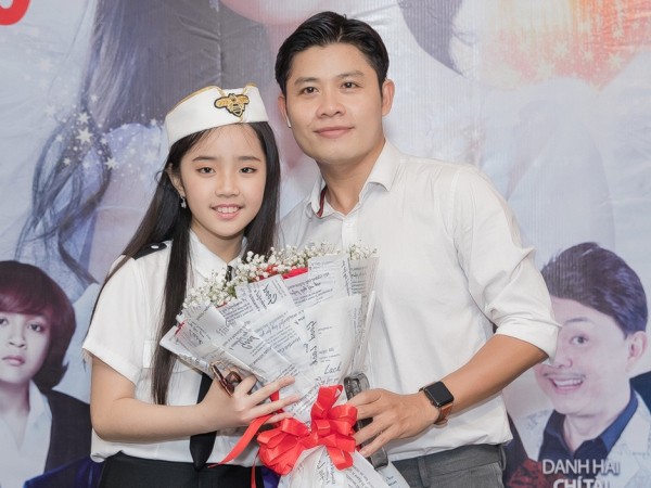 Nhạc sĩ Nguyễn Văn Chung nhận Thiên Nga (The Voice Kid) làm học trò