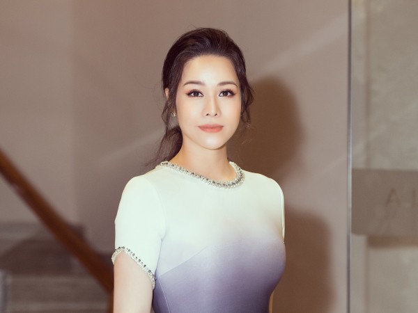 "Thị Bình" Nhật Kim Anh hoá quý cô "chanh xả", khoe ngoại hình "hack tuổi" tại sự kiện