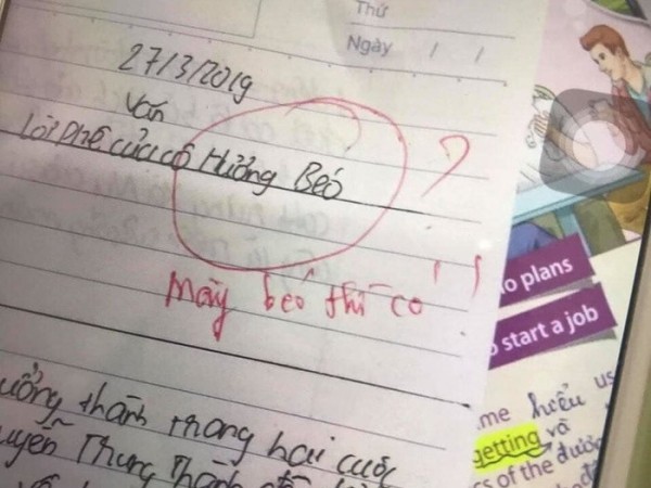 Cô giáo có màn đáp trả cực "gắt" khi thấy học trò ghi: "Lời phê của cô Hương béo"