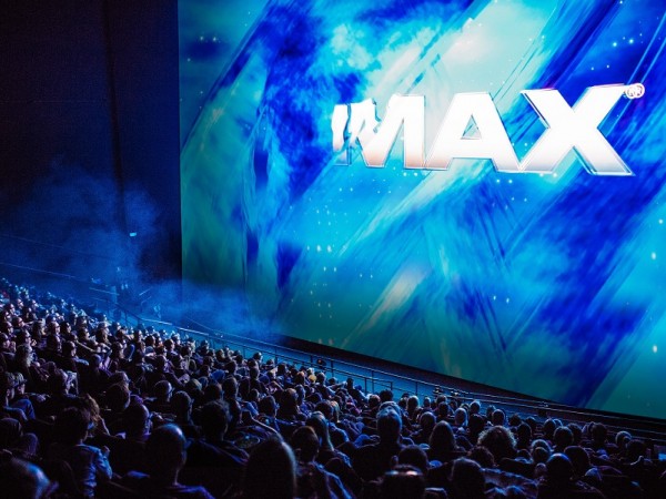 Hội mê phim ở Hà Nội phấn khích với rạp IMAX khổng lồ vừa mới xuất hiện 