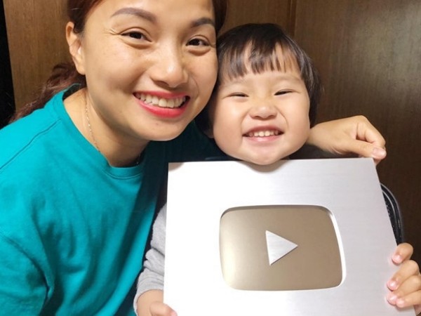 Quỳnh Trần JP đạt thành tích khủng trên BXH các kênh YouTube hàng đầu tại Nhật