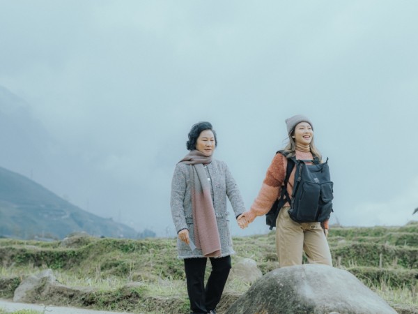 Khả Ngân mang cả núi rừng Tây Bắc vào teaser MV “Cô gái Việt Nam”