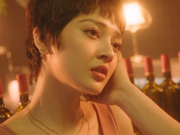 Bảo Anh trở lại với mái tóc tém cá tính, tuyên bố "Lười Yêu" qua teaser MV 