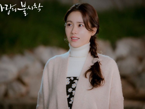 Giật mình khi bóc giá set đồ của “thôn nữ” Son Ye Jin phim “Hạ cánh nơi anh” 