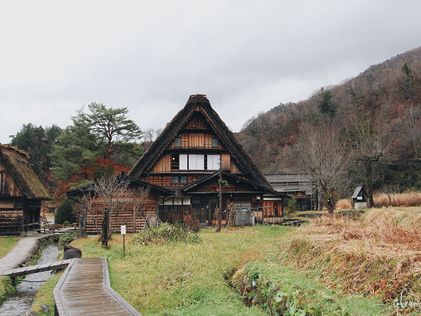 Vỡ òa trước những ngôi làng cổ tích ngay giữa Nhật Bản hiện đại
