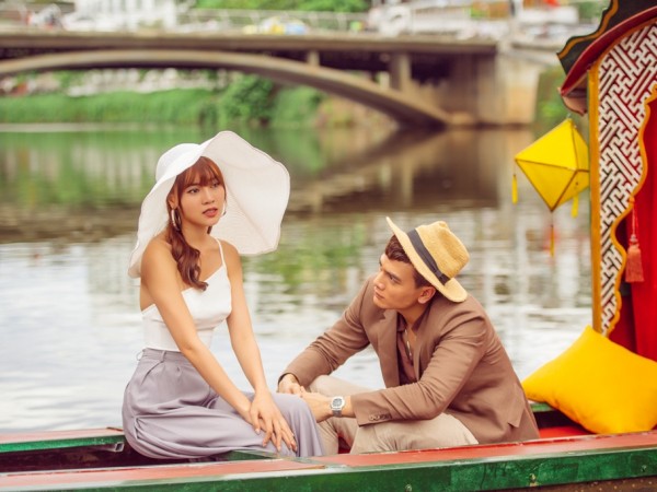 Dù vướng nghi án đạo nhái, "Gái già lắm chiêu" vẫn công bố doanh thu "khủng"
