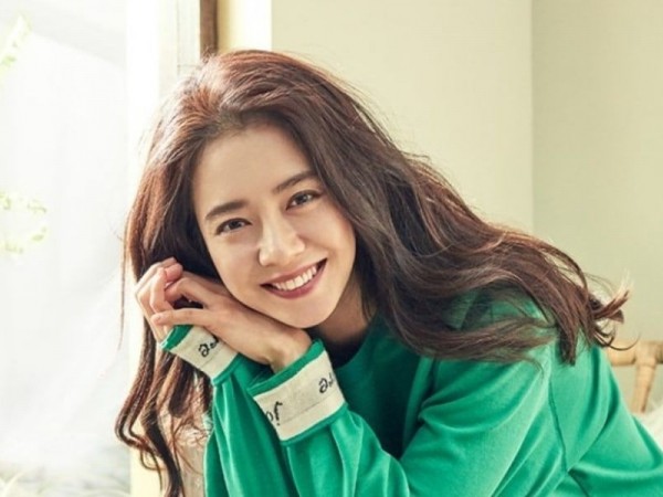 Fan không thể nhịn cười xen ngưỡng mộ trước màn hình điện thoại của Song Ji Hyo