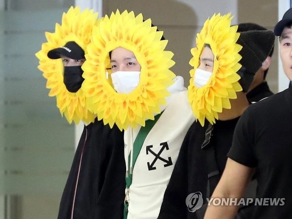 Cuối cùng thì ARMy đã biết nguồn gốc ra đời ba chàng hoa hướng dương của BTS