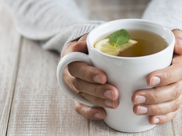 Tiếng Anh không khó: Bạn có sẵn sàng uống một tách trà ấm nóng trong thời tiết này?
