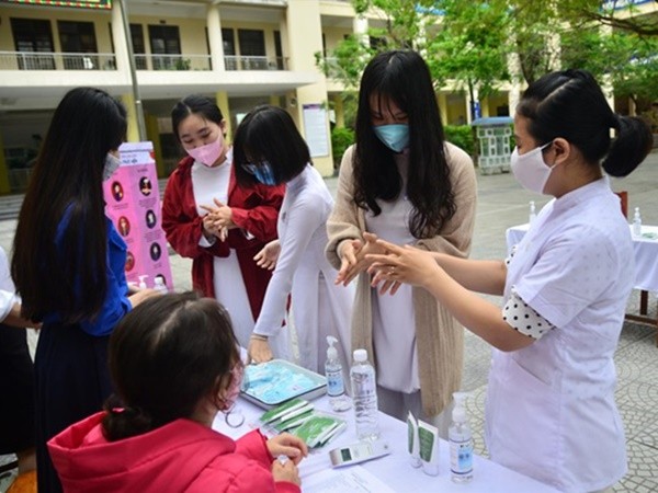 Tuổi trẻ Ðà Nẵng cùng dân chống dịch bệnh