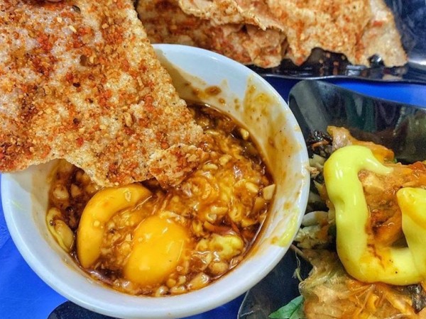 Chiếc bánh đa giản dị nhưng lại có thể để kẹp, để chấm hoặc để xúc... cực hữu ích