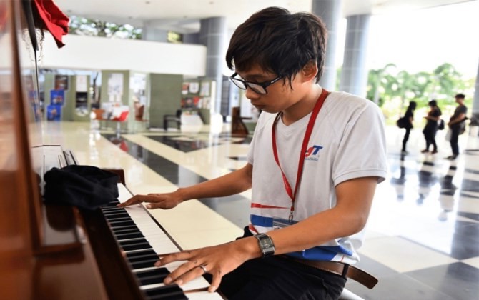 Khi trường Đại học mua võng, sắm đàn piano phục vụ sinh viên
