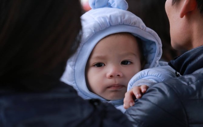 Dòng người về quê đón Năm mới trong gió rét